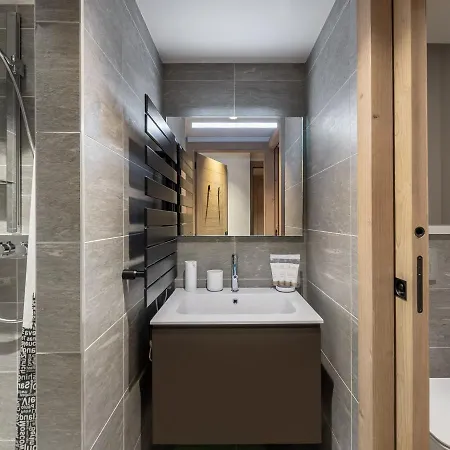 Neuf A Avec Piscine Et Espace Detente - Fr-1-569-25 *